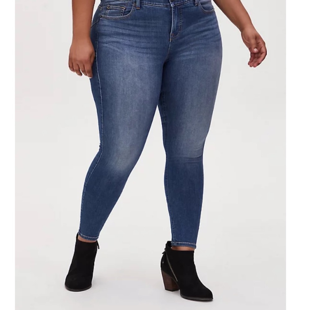 Torrid bombshell skinny jeans